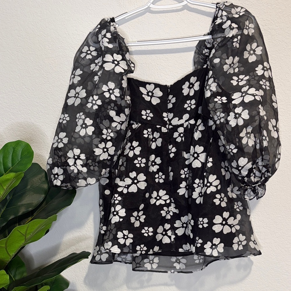 Storia Floral Sheer sleeve babydoll Blouse - Picture 4 of 5